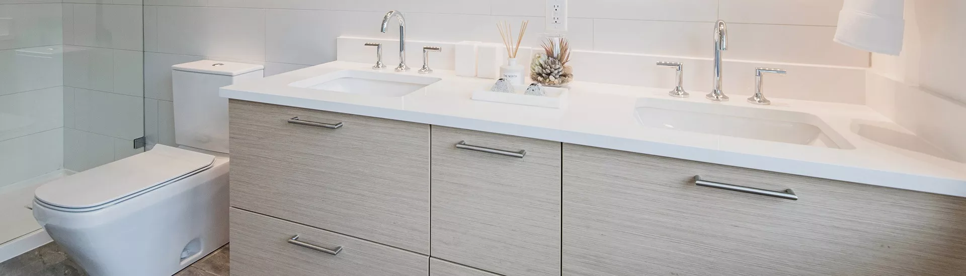 LARGE Edgemont Walk by Boffo Properties Bathroom