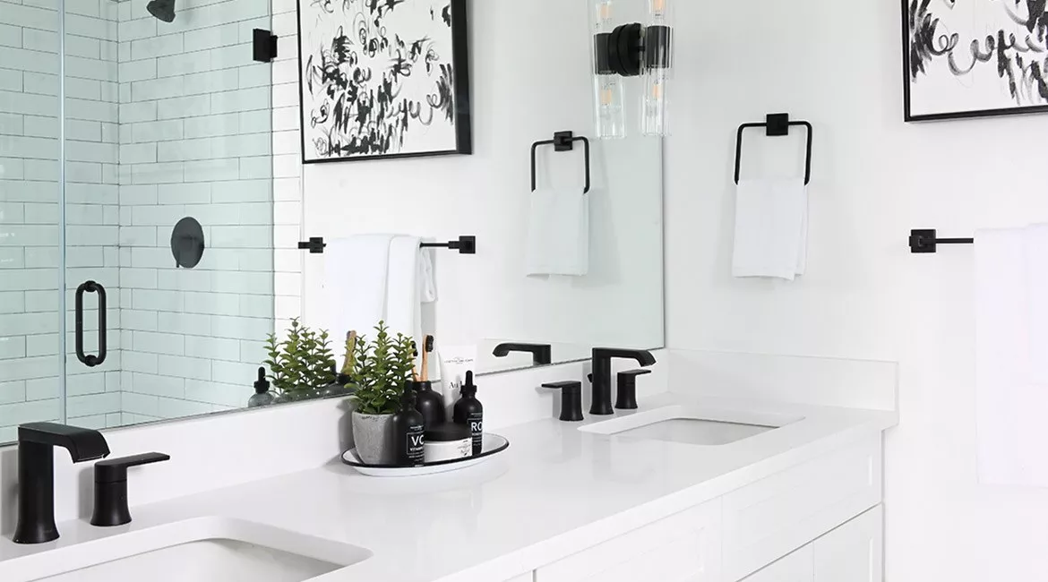 MEDIUM South Village by Red Construction Bathroom