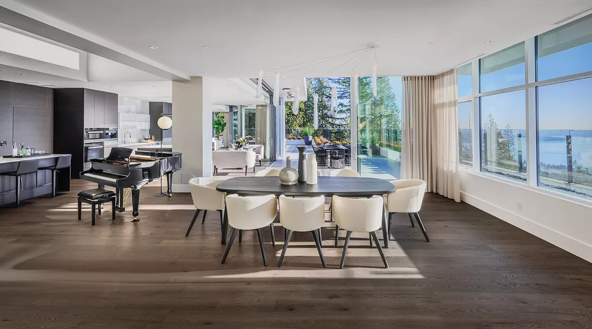 MEDIUM The Peak by British Pacific Properties Dining Room